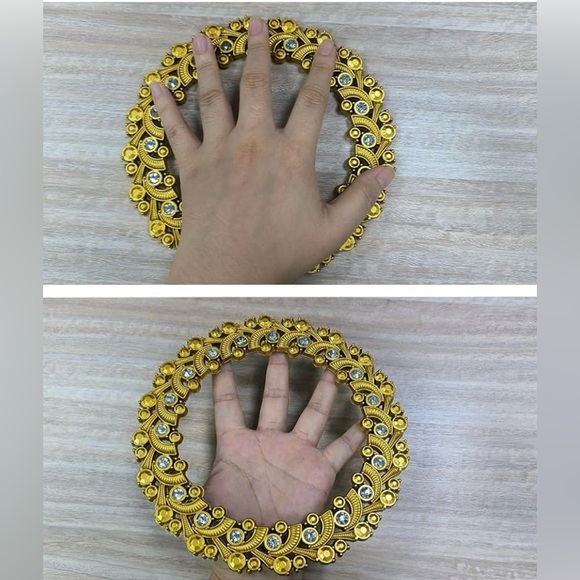 Mewutal 2 Pack Gold Curtain Tiebacks Round
Gold Curtain Tiebacks w/Rhinestones - Picture 5 of 7